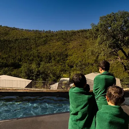 Syntony - Paradinha Village