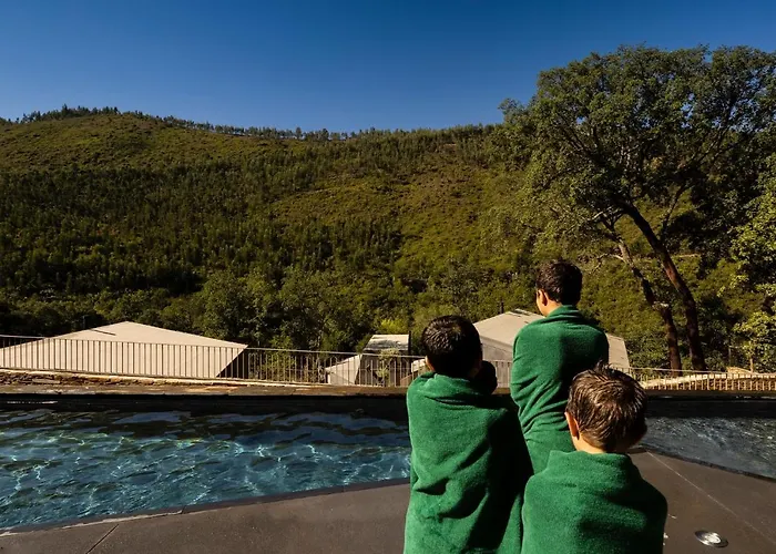 Syntony - Paradinha Village