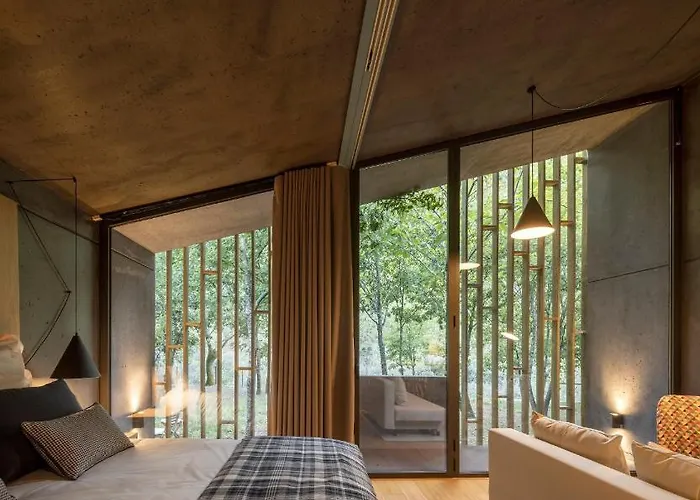 Syntony - Paradinha Village